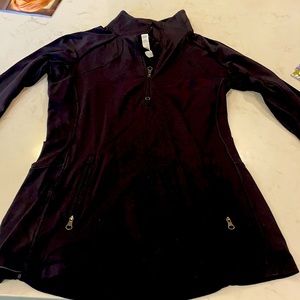 Women lululemon black performance sweatshirt